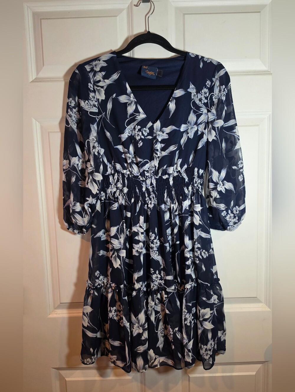 Just Taylor Navy Floral Smocked-Waist V-Neck Dress Sheer Sleeves Size 4